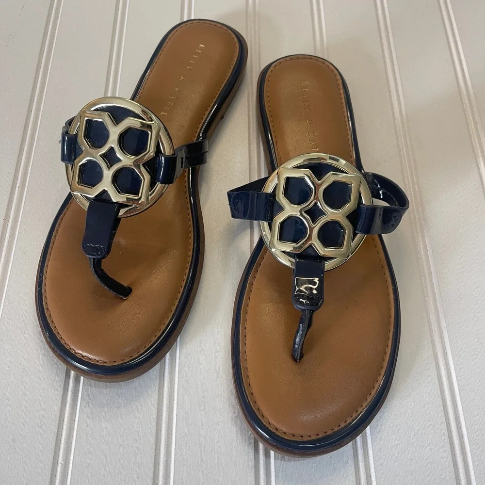 Kelly & Katie Dahlin Navy Blue Patent Gold Medallion Thong Sandals Womens 8.5M
